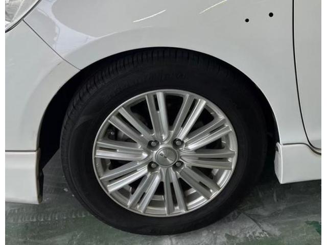 トヨタ　アクア　キズ・へこみ直し