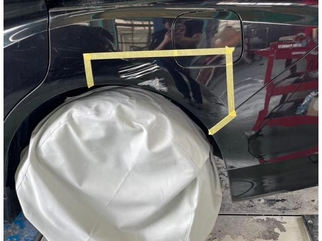 ホンダ　ステップワゴン　後ろタイヤ上と　横のサイドステップカバー　キズ・へこみ直し　埼玉県和光市