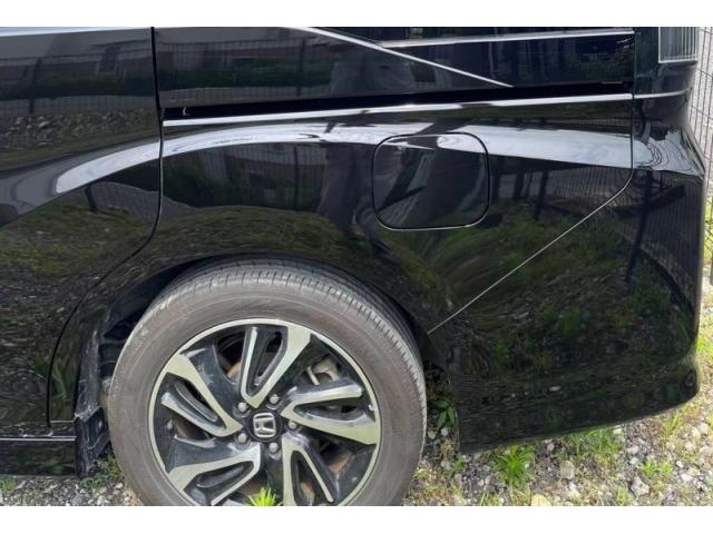ホンダ　ステップワゴン　後ろタイヤ上と　横のサイドステップカバー　キズ・へこみ直し　埼玉県和光市