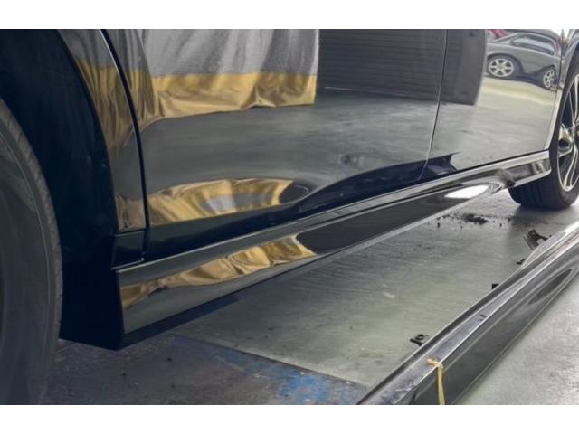 ホンダ　ステップワゴン　後ろタイヤ上と　横のサイドステップカバー　キズ・へこみ直し　埼玉県和光市