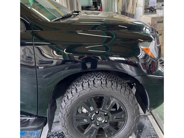 米国トヨタ　タンドラ　前タイヤ上（フェンダー）　キズ・へこみ直し　埼玉県和光市　板金塗装