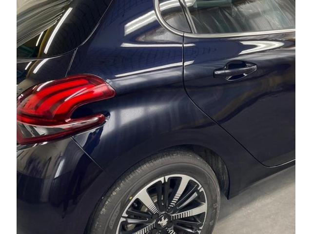 プジョー　２０８　右後ろタイヤ上のパネル　キズ・へこみ直し　埼玉県和光市　板金塗装カーコンビニ倶楽部