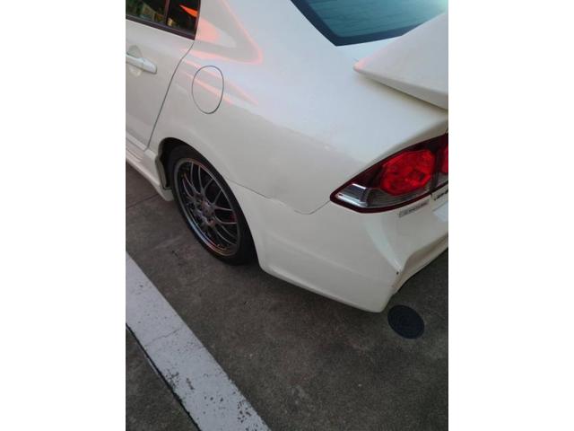 ホンダ　シビック　クォーター（給油口付近）・バンパー　キズ・へこみ直し　伊勢原市板金塗装