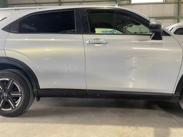 ホンダ　ヴェゼル　前後ドア交換・黒いモール交換　キズ・へこみ直し　伊勢原市　カーコンビニ倶楽部