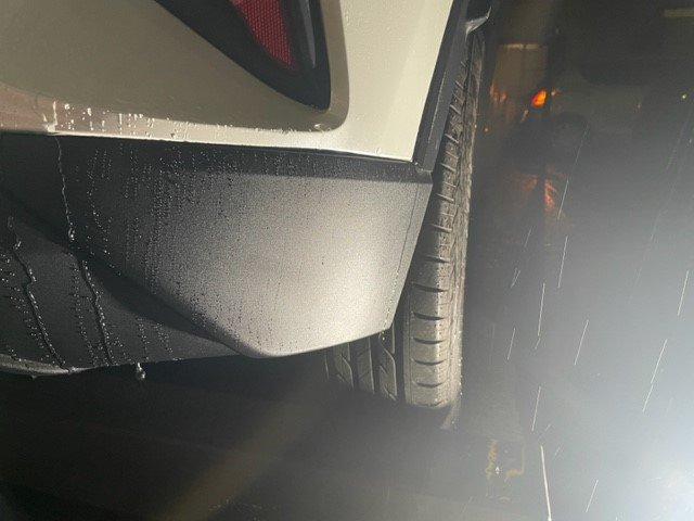 トヨタ　Ｃ－ＨＲ　バンパーガード交換　黒いところ　キズ・へこみ直し　伊勢原市車修理