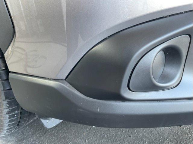 トヨタ　カローラクロス　フロントバンパー・フェンダー（ライト横）キズ・へこみ直し　伊勢原市　車修理