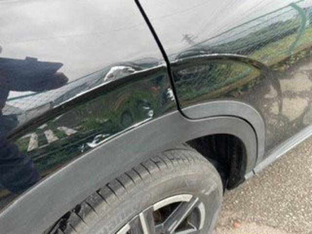 ホンダ　ヴェゼル　右後ろタイヤ上（クォーター）　キズ・へこみ直し　伊勢原市　車板金塗装