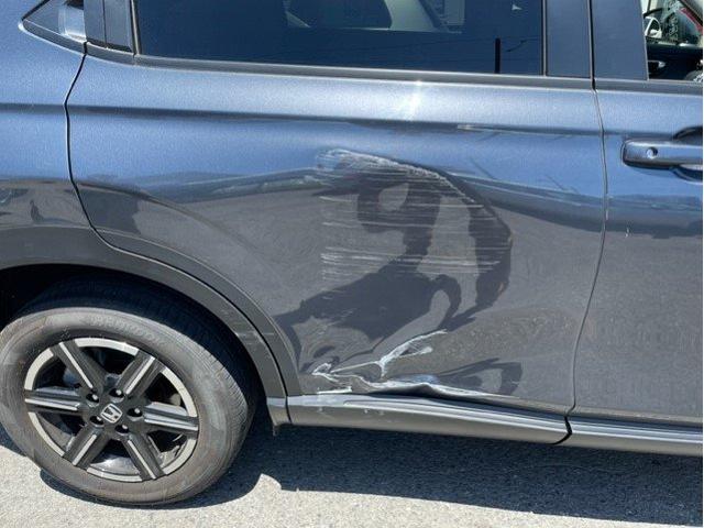 ホンダ　ヴェゼル　右リヤドア　交換キズ・へこみ直し　伊勢原市　車板金塗装