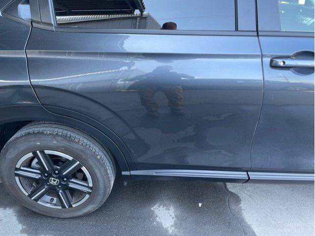 ホンダ　ヴェゼル　右リヤドア　交換キズ・へこみ直し　伊勢原市　車板金塗装