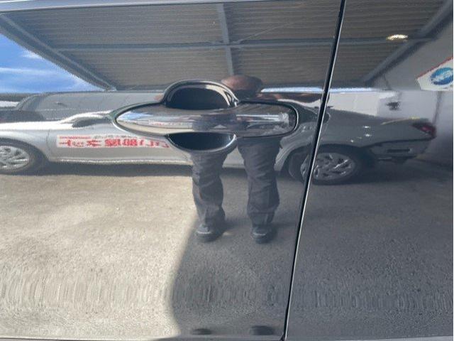 トヨタ　ヤリスクロス　左前後ドア　キズ・へこみ直し　伊勢原市　車の板金塗装