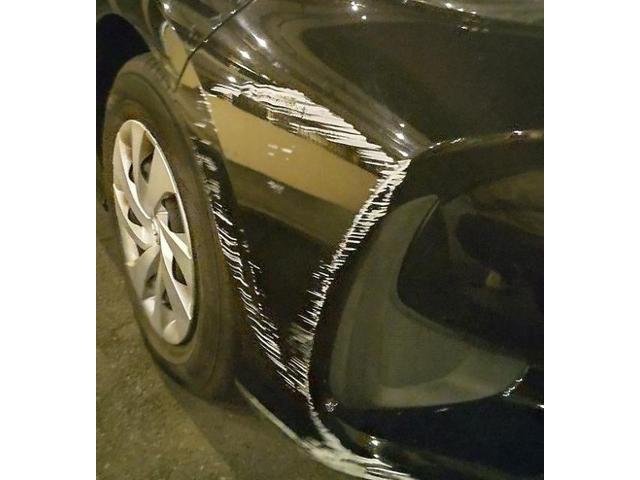 トヨタ　ヤリス　フロントバンパーキズ・へこみ直し　伊勢原市　板金塗装