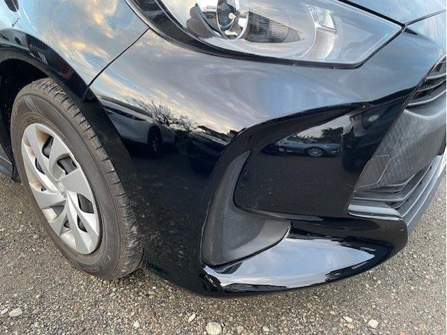 トヨタ　ヤリス　フロントバンパーキズ・へこみ直し　伊勢原市　板金塗装