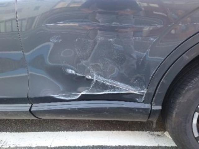 ホンダ　ヴェゼル　助手席側後ろドア　大きなキズ・へこみ直し　伊勢原市ドア交換