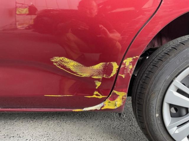 トヨタ　ルーミー　左スライドドアとその横（クォーター）　キズ・へこみ直し　伊勢原市　板金塗装