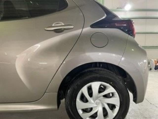 トヨタ　アクア　電柱接触へこみ大　リヤドア・クォーター（Rタイヤ上）キズ・へこみ直し　伊勢原市