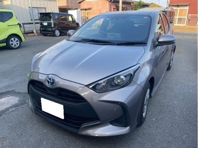 トヨタ　ヤリスクロス　ボンネットへこみ　ボンネット交換　伊勢原市　板金塗装カーコンビニ倶楽部