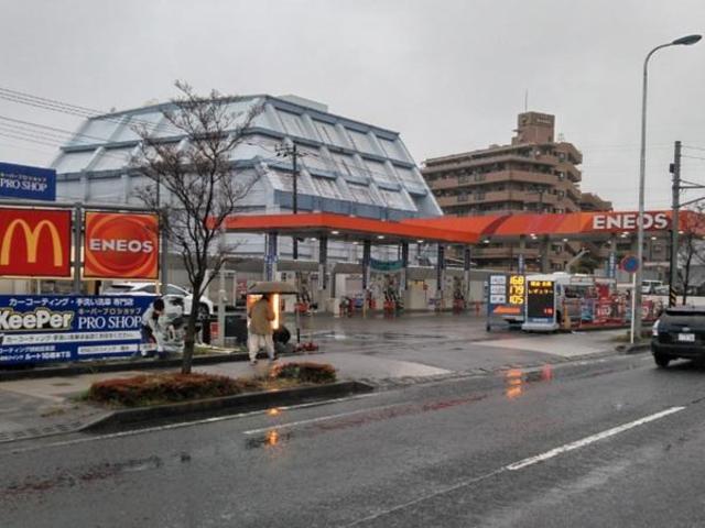 日産　ルークス　スライドドア・リヤフェンダー（リヤタイヤの横）へこみきず　