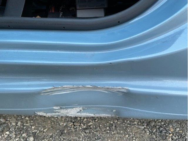 ホンダ　フリード　フロントドア・サイドステップ（ドアの下）キズ・へこみ直し