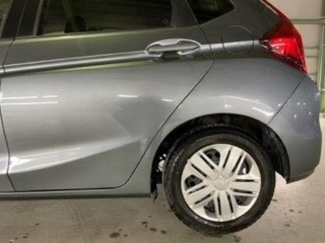 ホンダ　フィット　リヤドアから後ろにかけて　広範囲のきずへこみ　板金塗装修理　キズ・へこみ直し