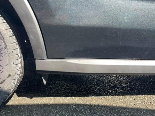 トヨタ ライズ 後ろのドア修理 サイドステップカバー交換キズ・へこみ直し 相模原市