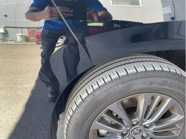 トヨタ ヴォクシー フロントバンパー交換・フェンダー(バンパー横パネル)キズ・へこみ直し 相模原市