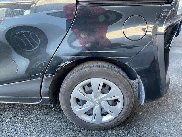 トヨタ シエンタ 左右 リヤドアと後ろタイヤ上(クォーター) キズ・へこみ直し 相模原市 板金塗装