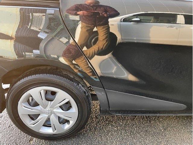 トヨタ シエンタ 左右 リヤドアと後ろタイヤ上(クォーター) キズ・へこみ直し 相模原市 板金塗装