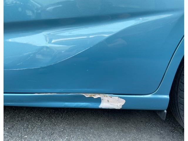 ホンダ フリード サイドシルパネル(ステップ)へこみ ブロック接触 キズ・へこみ直し 相模原市