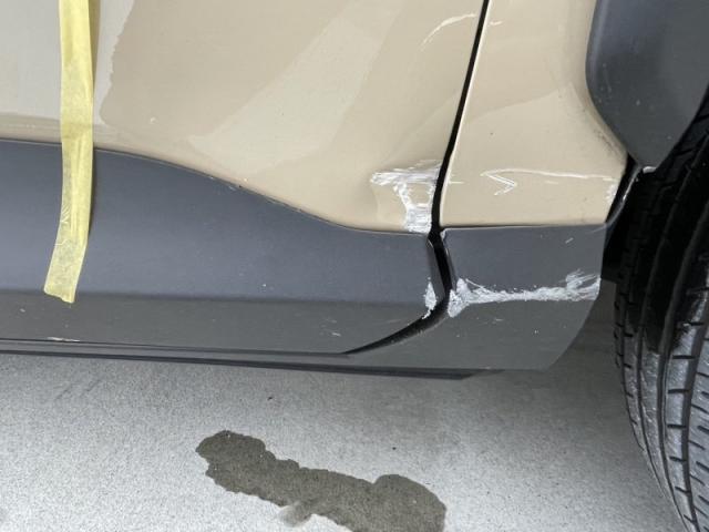 トヨタ ヤリスクロス フェンダー(ライト横)・フロントドアキズ・へこみ直し 相模原市