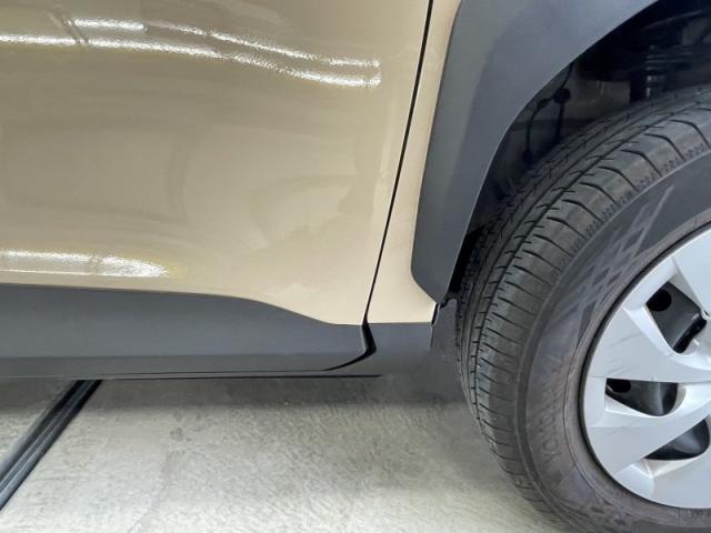 トヨタ ヤリスクロス フェンダー(ライト横)・フロントドアキズ・へこみ直し 相模原市