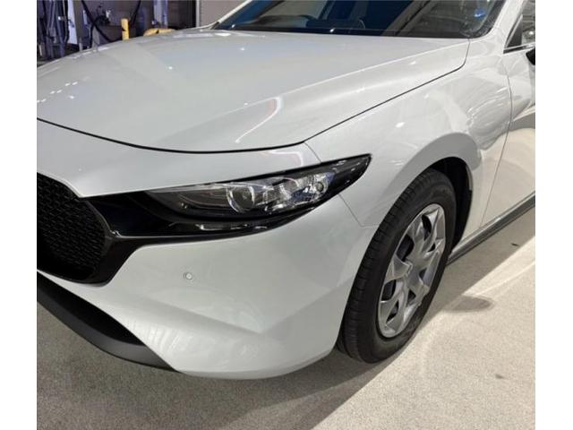 マツダ MAZDA3ファストバック バンパーとフェンダー キズ・へこみ直し 相模原市