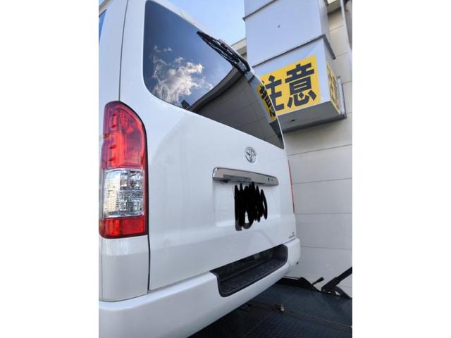 トヨタ　ハイエースバン　トランク（リヤゲート）　キズ・へこみ直し　滑川市　カーコンビニ倶楽部
