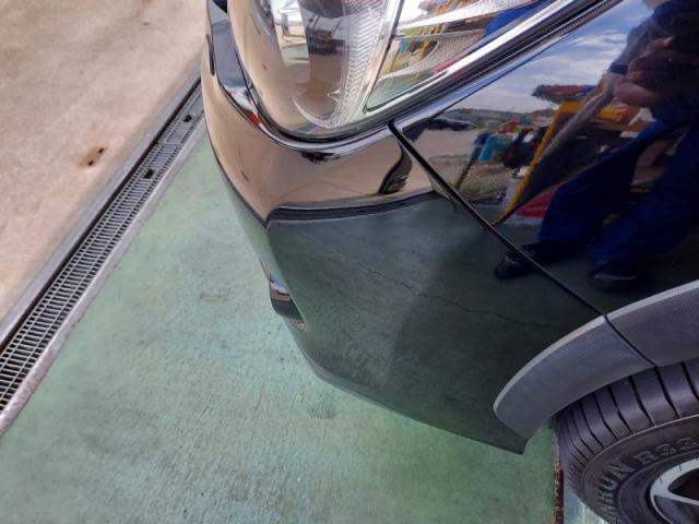 スバル　ＸＶ　フロントバンパー　キズ・へこみ直し　多治見市　板金塗装