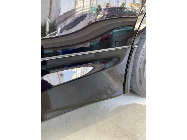 トヨタ　ヴェルファイア　ドアの下についてるサイドガーニッシュ（モール）キズ・へこみ直し