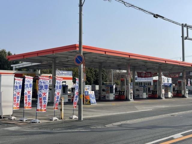 トヨタ　ヴォクシー　左クォーター・左サイドシルキズ・へこみ直し