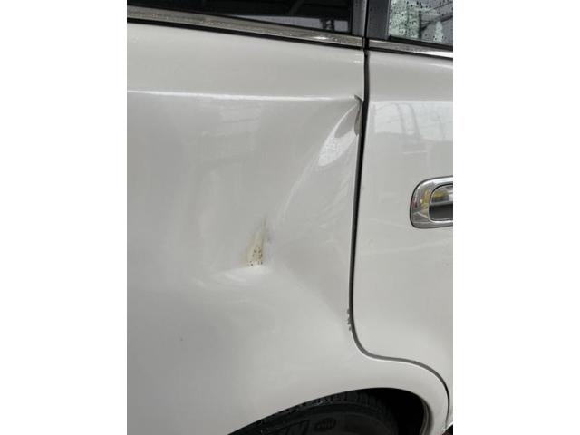 トヨタ bB 右後ろタイヤ上(クォーター)キズ・へこみ直し 浜松市 カーコンビニ倶楽部