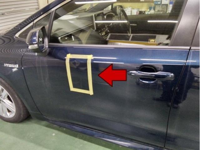 トヨタ カローラ 左フロントドアキズ・へこみ直し 浜松市 カーコンビニ倶楽部