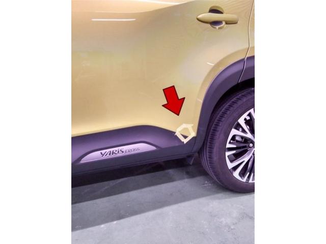 トヨタ　ヤリスクロス　左後ろドアキズ・へこみ直し　浜松市　カーコンビニ倶楽部