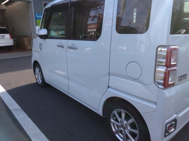 トヨタ ピクシススペース 左フロントドア・左リヤドアキズ・へこみ直し