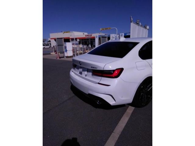 ＢＭＷ　３シリーズ　３３０i　輸入車バンパーキズ・へこみ直し