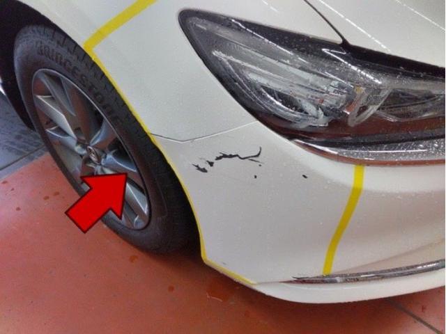 マツダ　ＭＡＺＤＡ６ワゴン　フロントバンパー・前タイヤ上（フェンダー）キズ・へこみ直し　浜松市