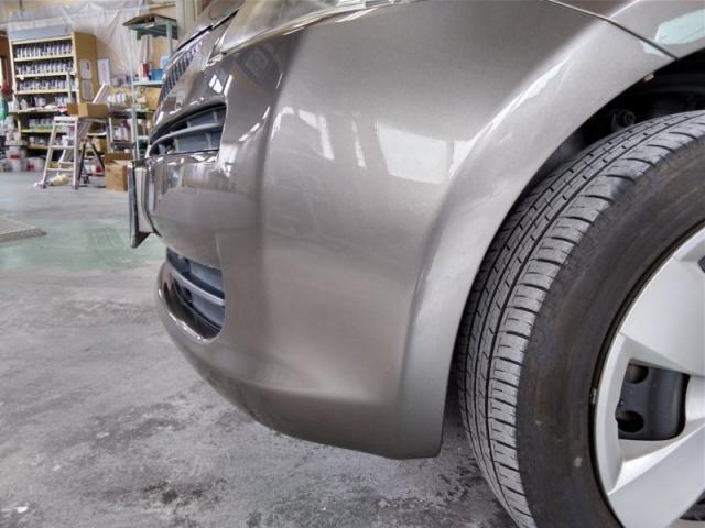 トヨタ ラクティス フロントバンパーキズ・へこみ直し 浜松市 カーコンビニ倶楽部