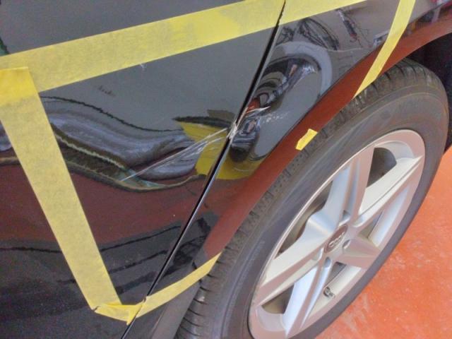 アウディ　Ａ３　輸入車のドア・クォーターキズ・へこみ直し　浜松市　輸入車板金塗装
