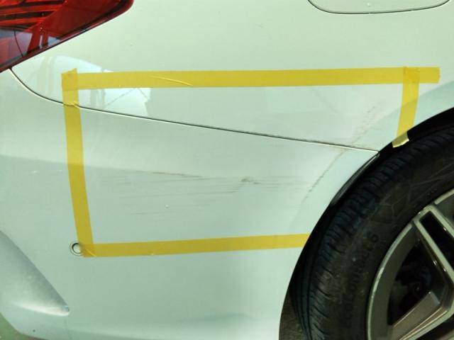 メルセデス・ベンツ　Ｃ２００　輸入車のバンパー・クォーターキズ・へこみ直し　浜松市輸入車修理