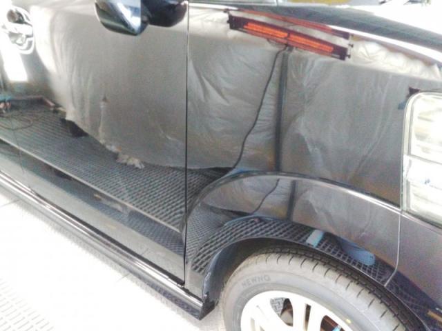 ホンダ　Ｎ－ＢＯＸ　右フロントフェンダー・右サイドステップカバー交換　キズ・へこみ直し　浜松市