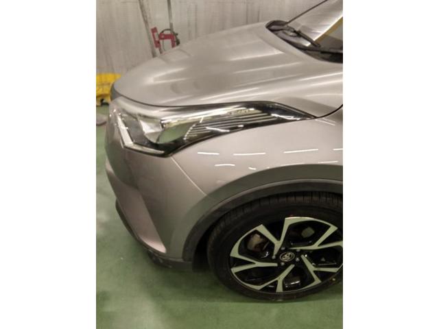 トヨタ　Ｃ－ＨＲ　左フロントフェンダーキズ・へこみ直し