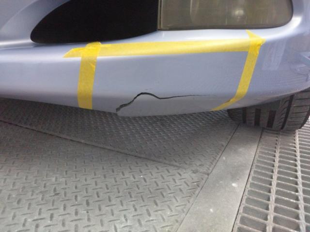 レクサス　ＧＳ　フロントバンパー割れ　キズ・へこみ直し　浜松市　カーコンビニ倶楽部