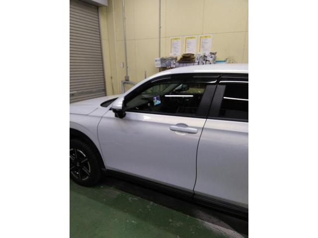 ホンダ　ヴェゼル　フロントドア大破　ドア交換キズ・へこみ直し　浜松市板金塗装