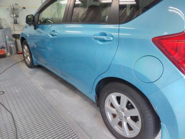 日産 ノート 左前後ドア・クォーター(後ろタイヤの横) キズ・へこみ直し 豊橋市 カーコンビニ倶楽部