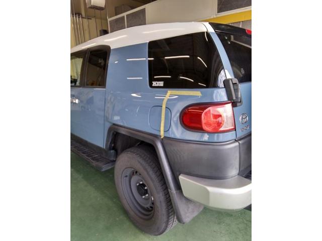 トヨタ FJクルーザー 後ろタイヤ上(クォーター) テールレンズ横キズ・へこみ直し 豊橋市